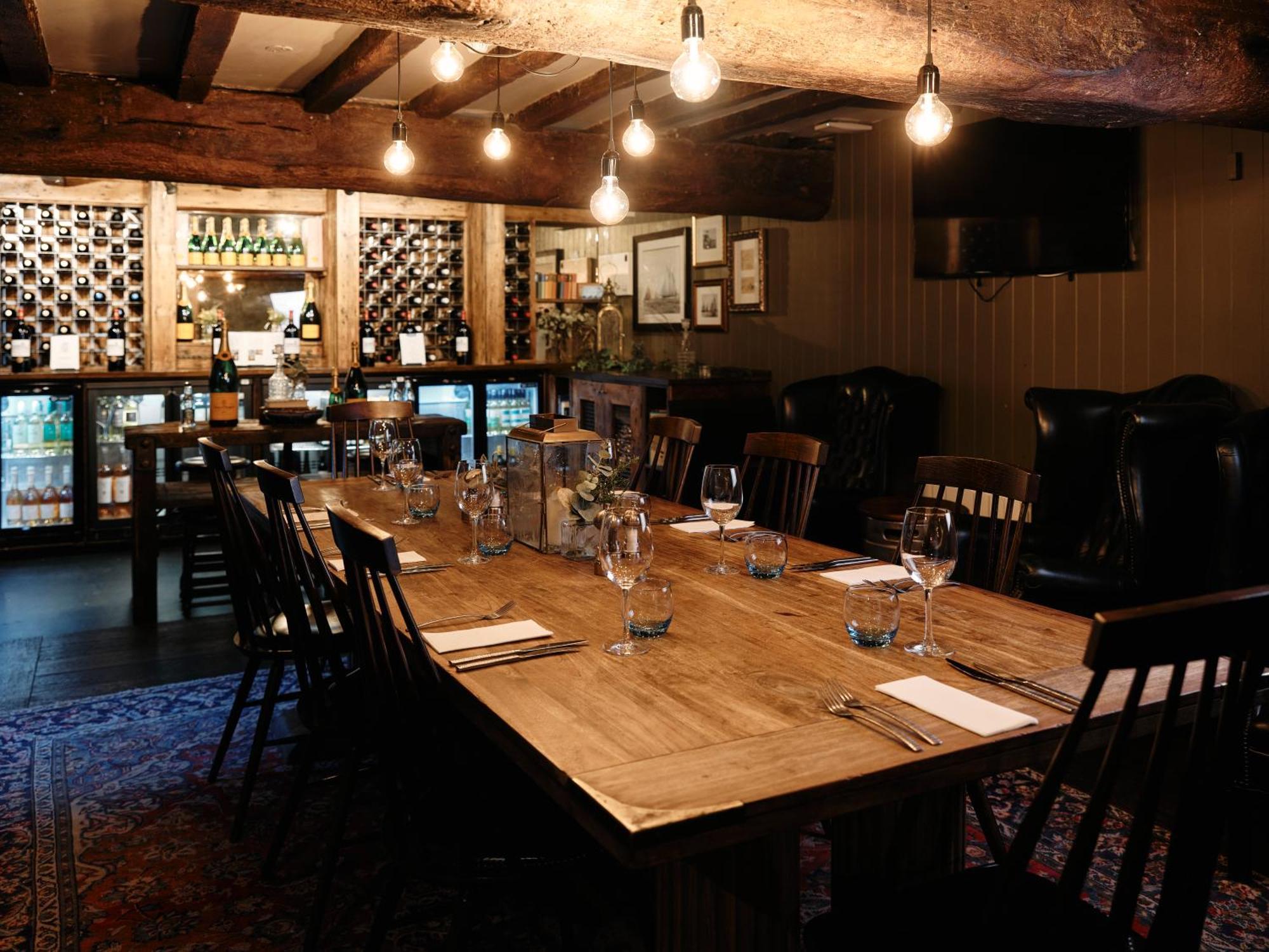 Old Court House Inn St Aubin Екстер'єр фото