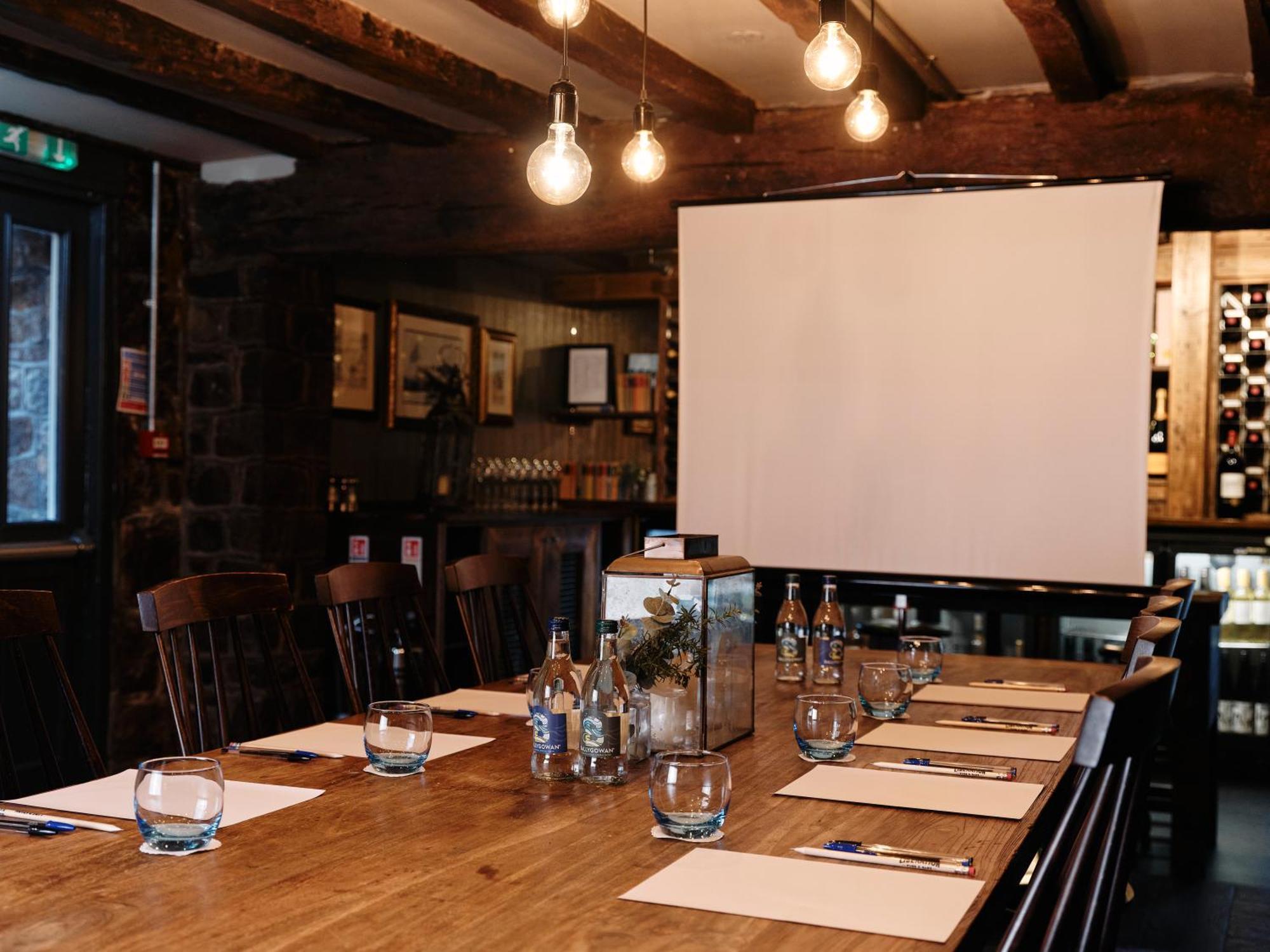 Old Court House Inn St Aubin Екстер'єр фото