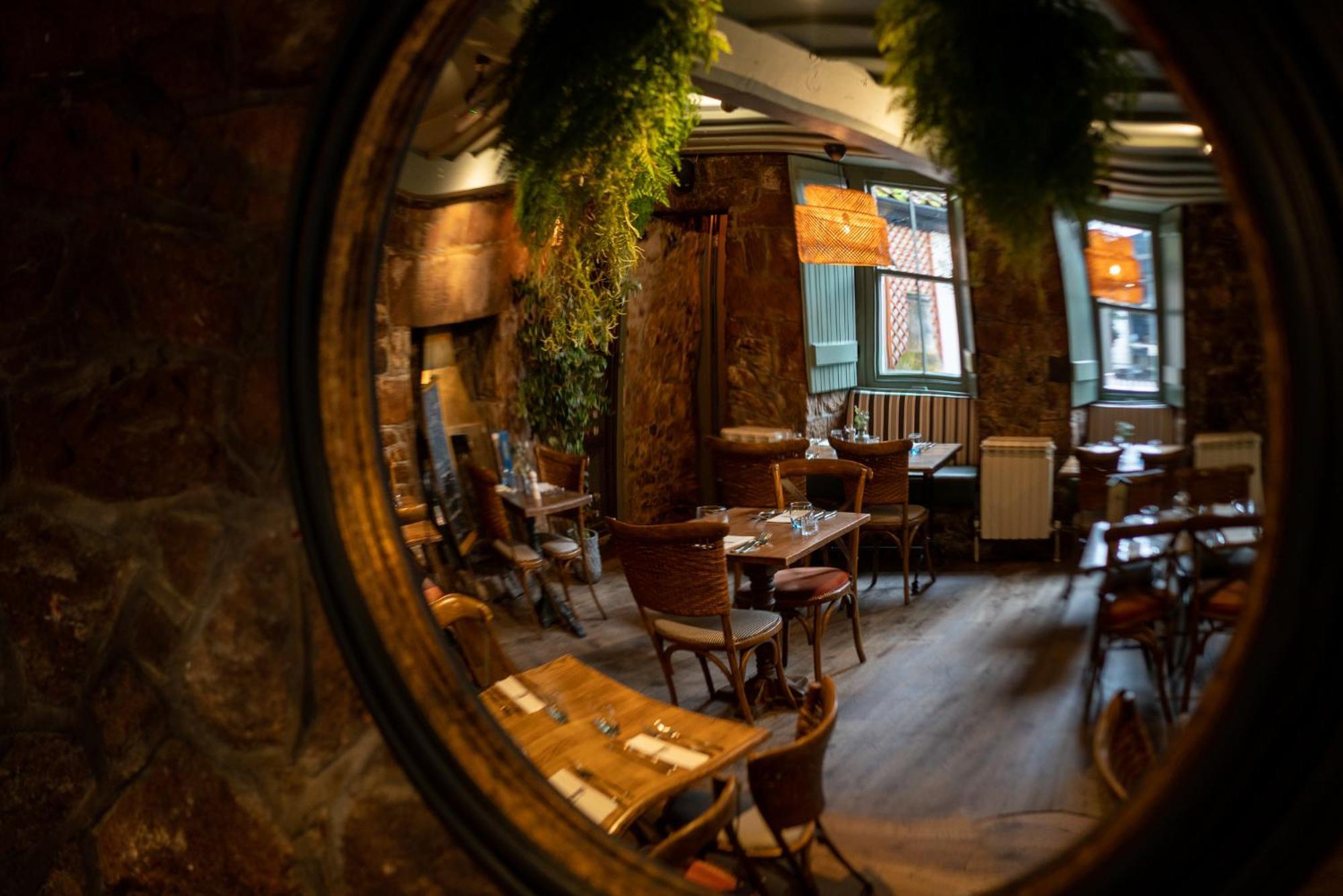 Old Court House Inn St Aubin Екстер'єр фото
